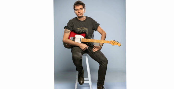 İstanbul’un Yeni Hikaye Anlatıcısı: Emre Çetinberk “Günlerdir” ile Duygusal Bir Rock Yolculuğuna Çıkarıyor! 