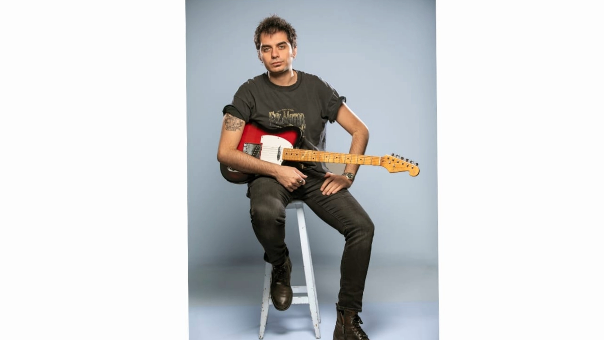 İstanbul’un Yeni Hikaye Anlatıcısı: Emre Çetinberk “Günlerdir” ile Duygusal Bir Rock Yolculuğuna Çıkarıyor! 
